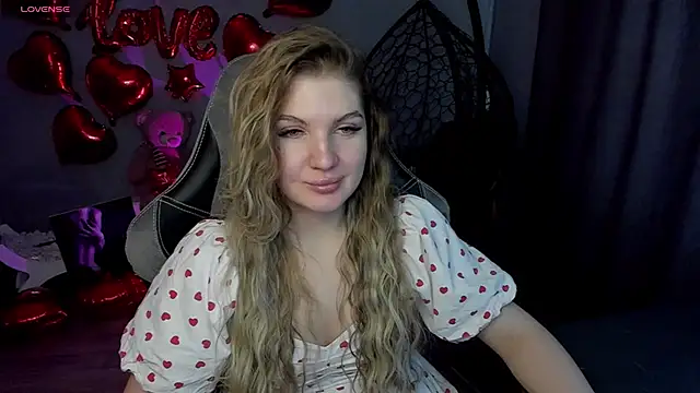 Snapshot of lily_williamss chatting on February 15, 3:52 am lily williamss online show from February 15, 3:52 am