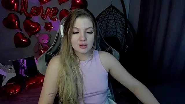 Snapshot of lily_williamss chatting on February 18, 3:10 am lily williamss online show from February 18, 3:10 am
