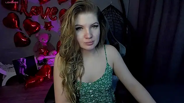 Snapshot of lily_williamss chatting on February 19, 12:03 am lily williamss online show from February 19, 12:03 am
