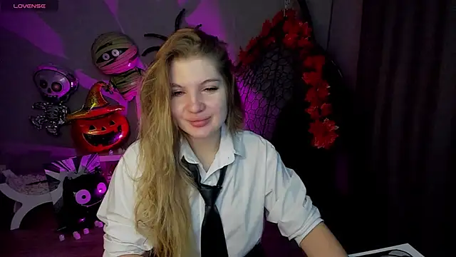 lily williamss online show from October 31, 12:11 am