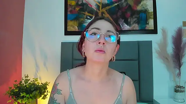 Emilywatsonn online show from September 14, 2:16 pm