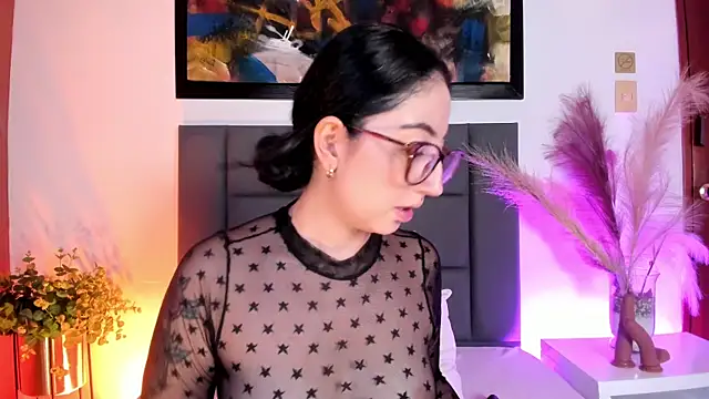 Emilywatsonn online show from March 20, 12:26 am