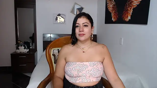 EmilyPeytonn online show from March 15, 5:04 pm