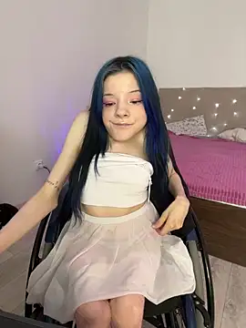 MiniSophiaa online show from February 11, 7:35 am