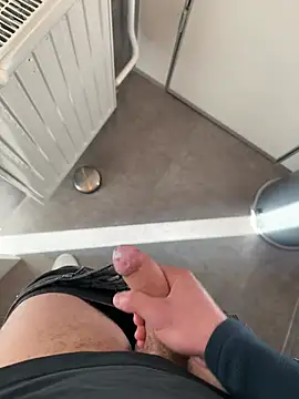 Snapshot of Siggidc2n chatting on March 19, 7:12 am Siggidc2n online show from March 19, 7:12 am