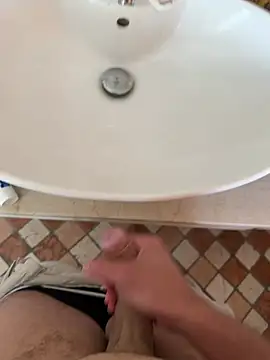 Snapshot of Siggidc2n chatting on April 16, 10:16 am Siggidc2n online show from April 16, 10:16 am