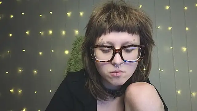 Snapshot of kortny_yo chatting on March 9, 3:54 am kortny yo online show from March 9, 3:54 am