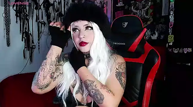 Snapshot of jannaink_ chatting on January 11, 12:44 am jannaink  online show from January 11, 12:44 am