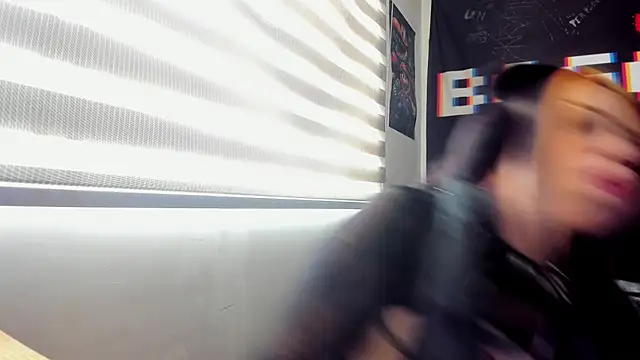 Snapshot of jannaink_ chatting on February 21, 8:27 pm jannaink  online show from February 21, 8:27 pm