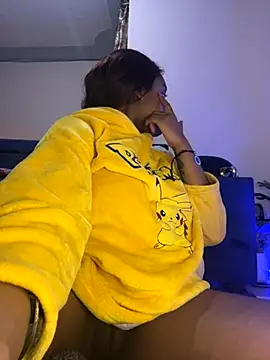 Cherrytowild online show from November 13, 6:29 pm