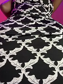 Cherrytowild online show from April 20, 8:17 am