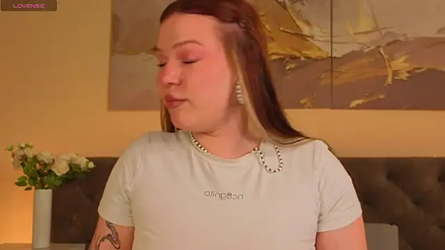 Snapshot of Naomi_B1ack chatting on June 10, 1:06 am Naomi B1ack online show from June 10, 1:06 am