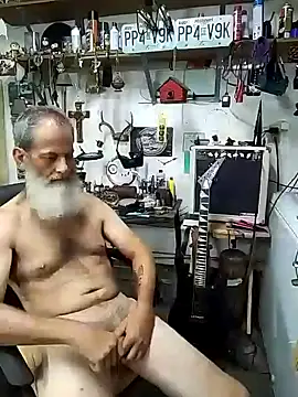 Snapshot of Danialanon chatting on October 4, 4:10 am Danialanon online show from October 4, 4:10 am