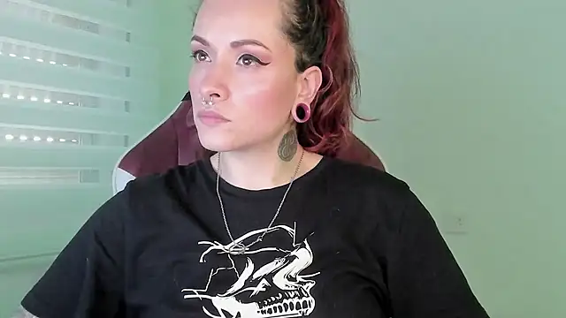 Snapshot of Domina_Deivis chatting on February 21, 3:21 pm Domina Deivis online show from February 21, 3:21 pm