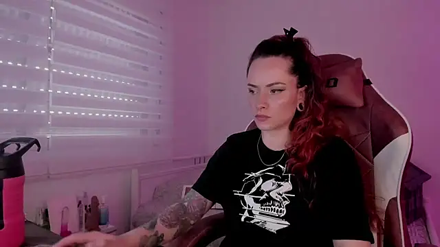 Snapshot of Domina_Deivis chatting on March 7, 1:18 pm Domina Deivis online show from March 7, 1:18 pm