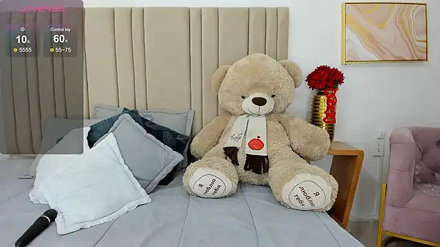 izadii online show from March 11, 6:30 pm