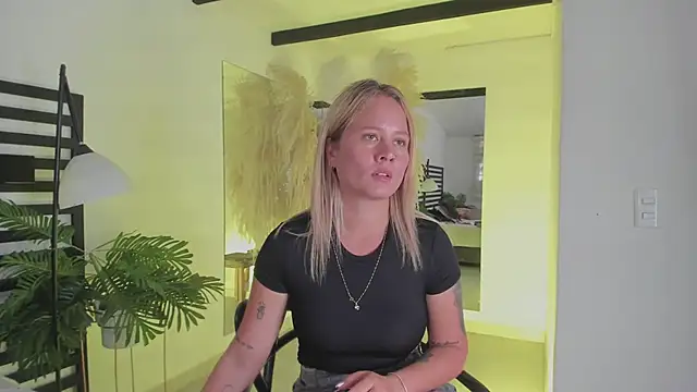 stefanny ruiz  online show from January 10, 3:37 pm