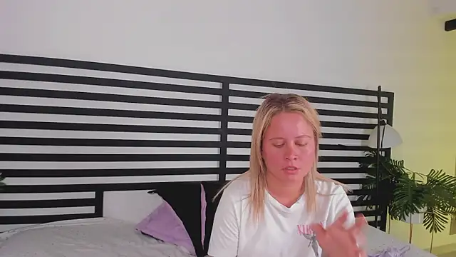 stefanny ruiz  online show from January 20, 3:28 pm