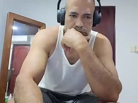 jackbigcock11 online show from March 28, 12:38 pm