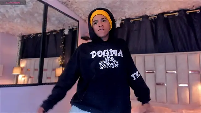 Noah Smith04 online show from November 24, 2:50 pm