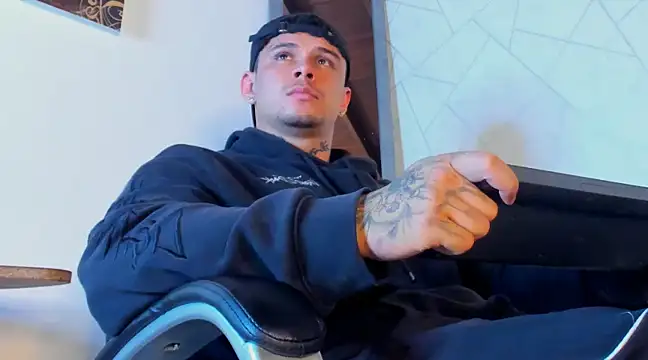 NoahhBrown online show from March 12, 3:13 am