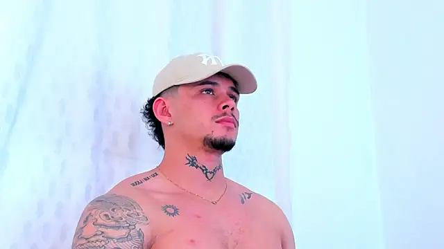 NoahhBrown online show from October 1, 3:45 am