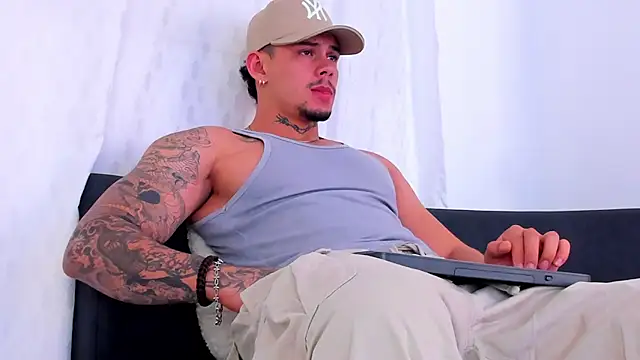 NoahhBrown online show from November 24, 2:00 am