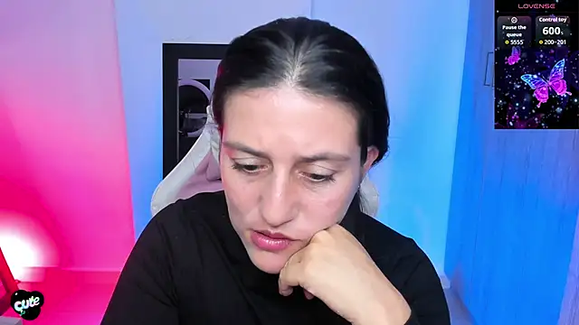 Saskyaa online show from November 27, 2:41 pm