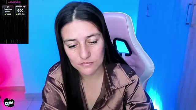 Snapshot of Saskyaa chatting on February 15, 3:47 am Saskyaa online show from February 15, 3:47 am