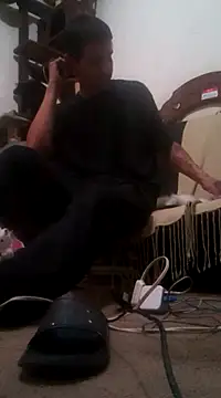 Snapshot of LongDickZee562 chatting on February 27, 3:36 am LongDickZee562 online show from February 27, 3:36 am