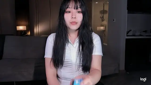 Snapshot of hee_young11 chatting on March 11, 2:51 pm hee young11 online show from March 11, 2:51 pm