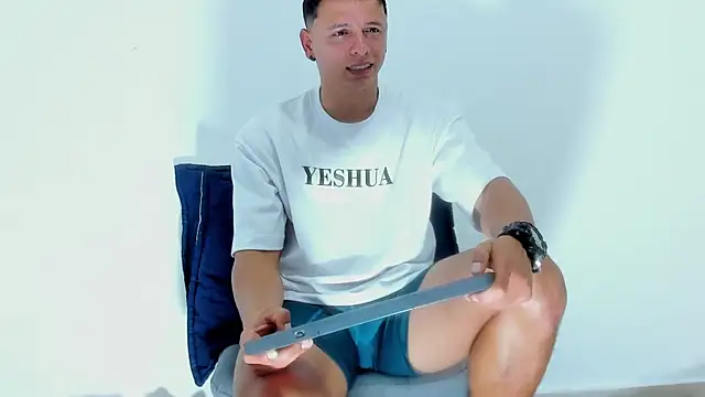 Snapshot of MITCHELL_BURNS chatting on December 26, 5:58 am MITCHELL BURNS online show from December 26, 5:58 am