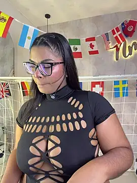 Nicolemorelli2 online show from July 8, 4:11 pm