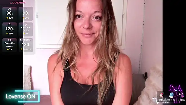 Snapshot of Maryli-O chatting on June 2, 1:35 pm Maryli-O online show from June 2, 1:35 pm