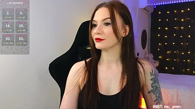 Snapshot of Maria_Shy chatting on December 22, 5:45 am Maria Shy online show from December 22, 5:45 am