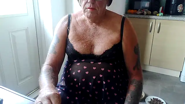 Snapshot of samanthasissieuk chatting on July 24, 5:44 pm samanthasissieuk online show from July 24, 5:44 pm