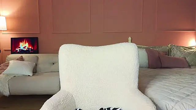 Lina-hill online show from January 24, 3:45 pm