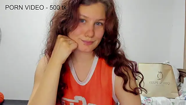 Snapshot of Charlotte_wow chatting on May 23, 8:57 pm Charlotte wow online show from May 23, 8:57 pm