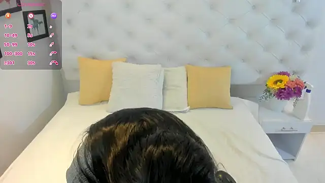 Snapshot of thaliia_gomez chatting on March 5, 7:17 pm thaliia gomez online show from March 5, 7:17 pm