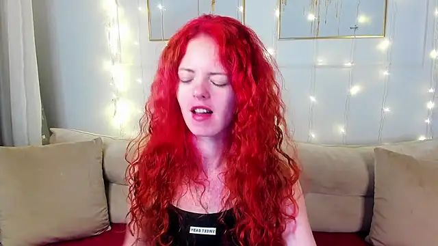 Snapshot of RubyAttwood chatting on December 31, 6:48 am RubyAttwood online show from December 31, 6:48 am