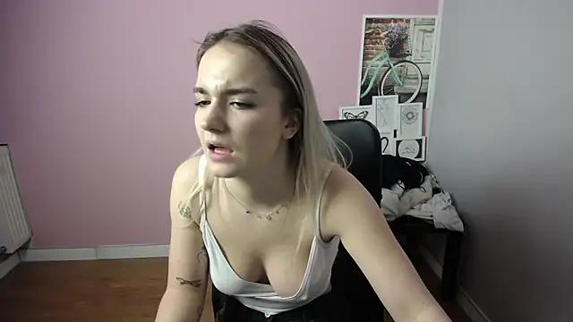 viktoria lovely online show from January 24, 9:28 am