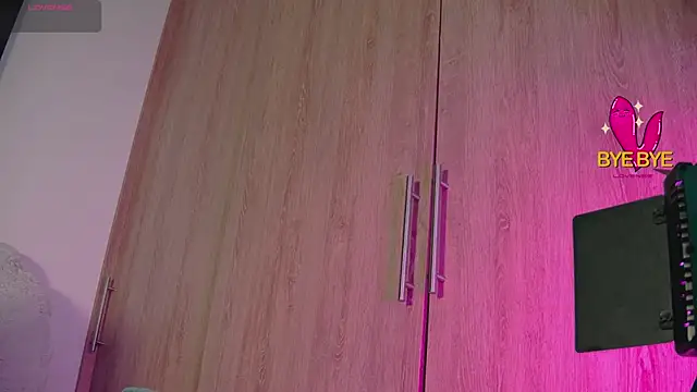 aidaadams online show from October 19, 11:00 am