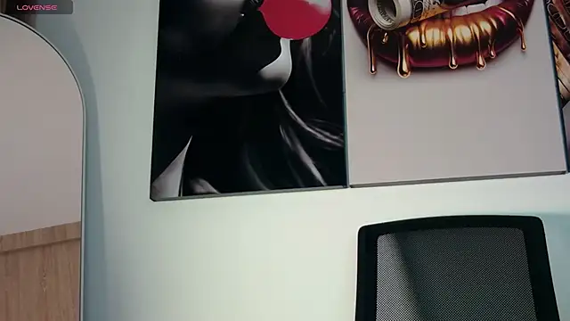 aidaadams online show from December 5, 11:19 am