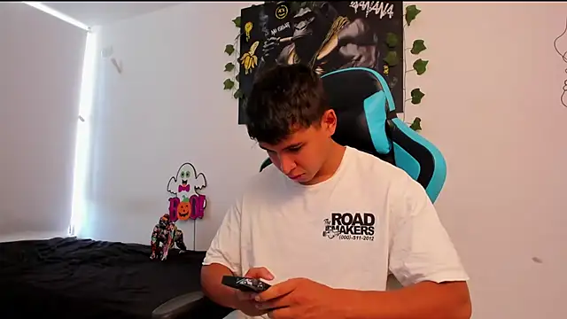 Bray Kevin online show from February 15, 4:01 pm