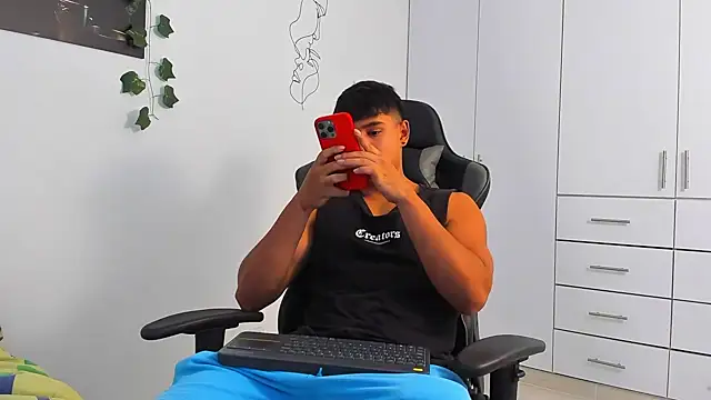 Bray Kevin online show from December 17, 8:37 pm