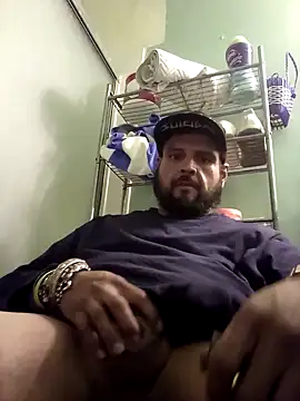 Snapshot of MrDickUdown24_7 chatting on January 6, 10:46 am MrDickUdown24 7 online show from January 6, 10:46 am