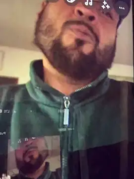 Snapshot of MrDickUdown24_7 chatting on February 13, 10:33 pm MrDickUdown24 7 online show from February 13, 10:33 pm