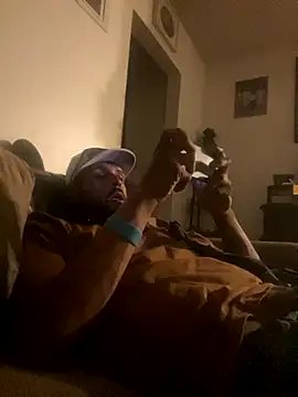 Snapshot of MrDickUdown24_7 chatting on October 10, 7:18 am MrDickUdown24 7 online show from October 10, 7:18 am