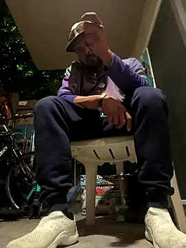 Snapshot of MrDickUdown24_7 chatting on January 12, 3:23 am MrDickUdown24 7 online show from January 12, 3:23 am