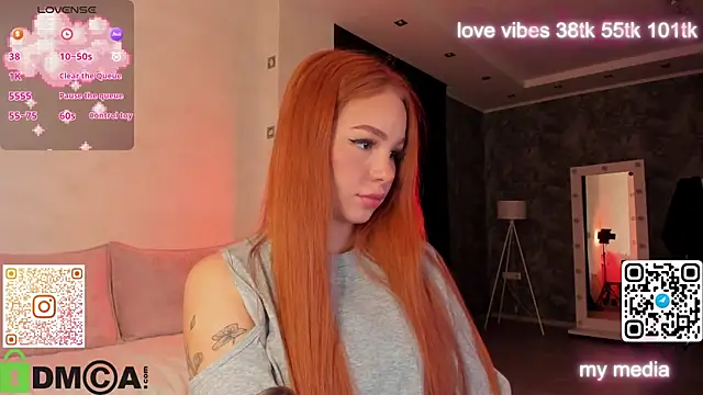 Snapshot of Tracy-Taylor chatting on October 9, 12:52 am Tracy-Taylor online show from October 9, 12:52 am